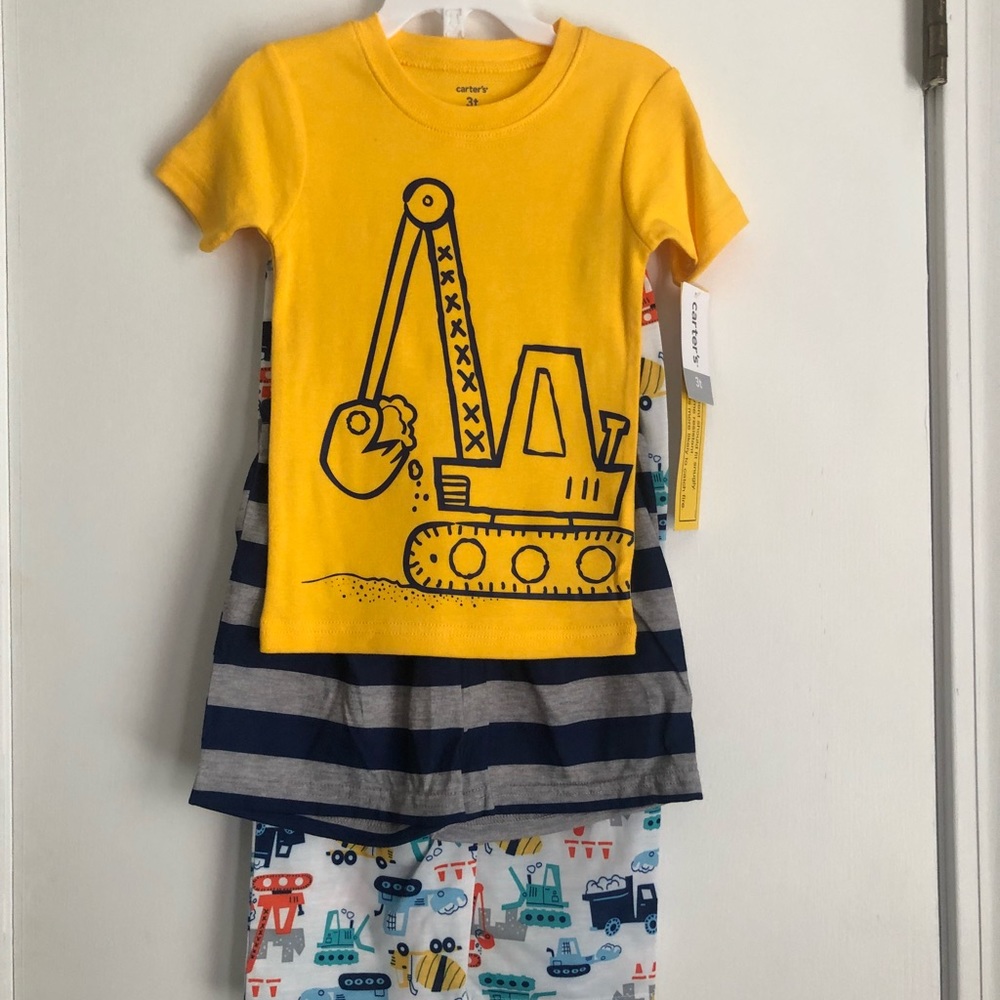Brand new Carter’s 3-piece set.